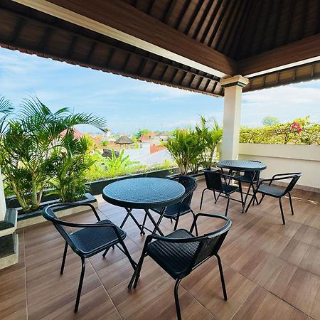 Casa Verde Guesthouse Sempidi エクステリア 写真